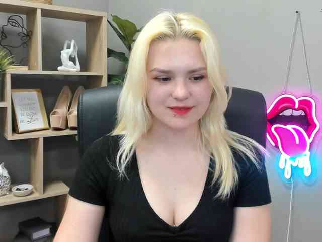 SweetLilyxo webcam