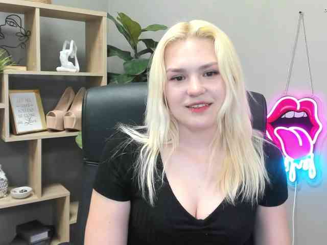 SweetLilyxo webcam