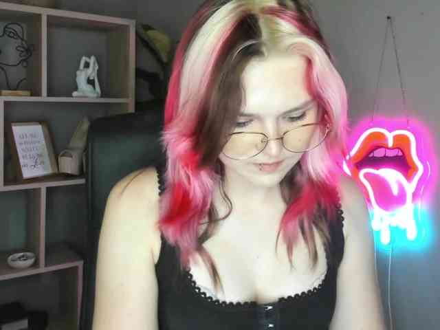 SweetLilyxo webcam