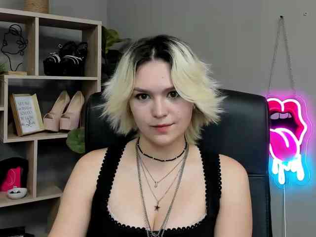 Model: SweetLilyxo