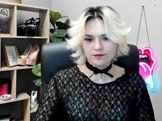 Model: SweetLilyxo