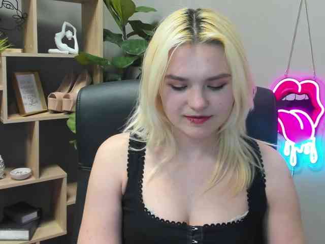 SweetLilyxo webcam