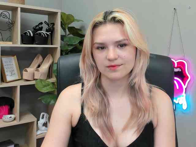 SweetLilyxo webcam