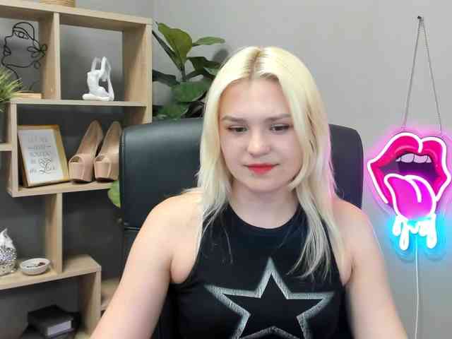SweetLilyxo webcam