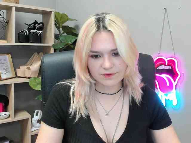 SweetLilyxo webcam