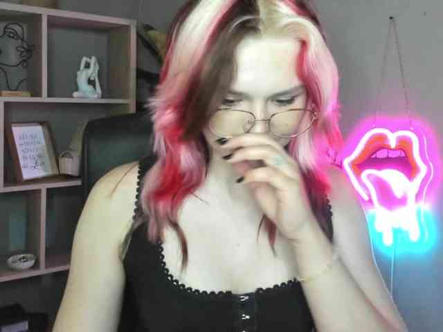 SweetLilyxo webcam