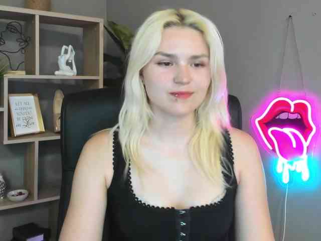 SweetLilyxo webcam