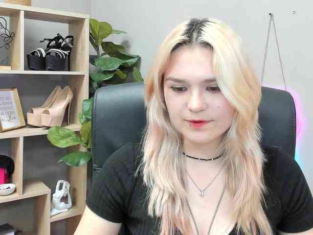 SweetLilyxo webcam