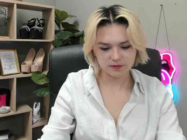 SweetLilyxo webcam