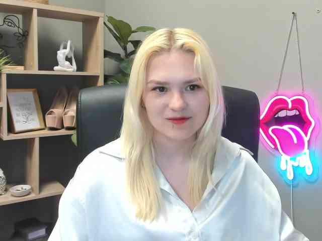 SweetLilyxo webcam