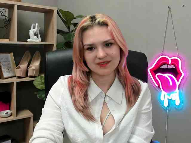 SweetLilyxo webcam