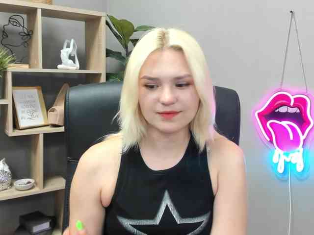 SweetLilyxo webcam