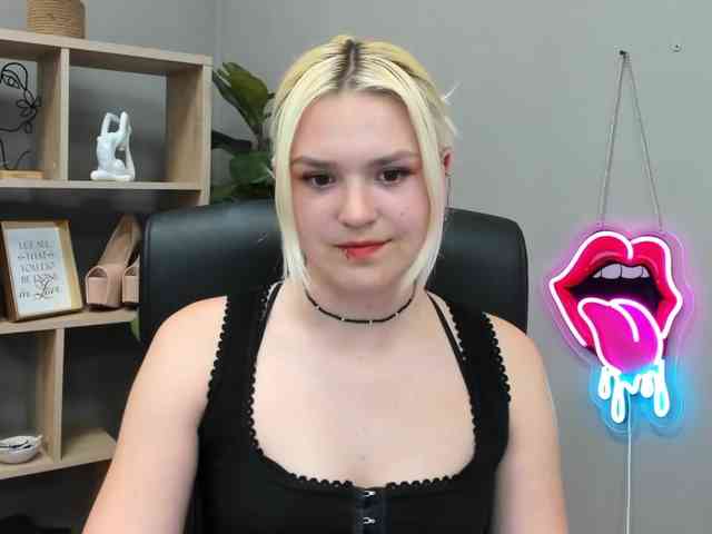 SweetLilyxo webcam
