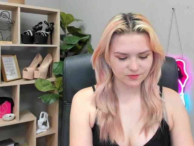 SweetLilyxo webcam