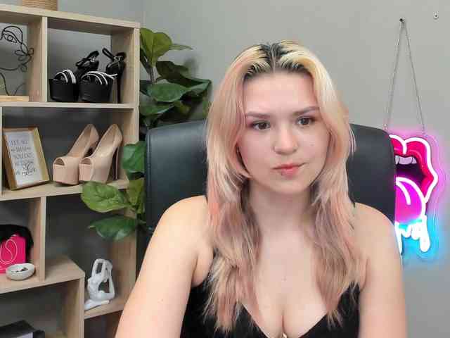 Model: SweetLilyxo