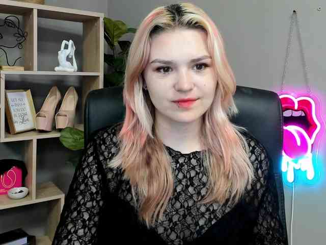 SweetLilyxo webcam