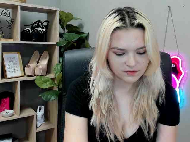 SweetLilyxo webcam