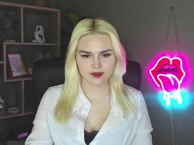 Model: SweetLilyxo