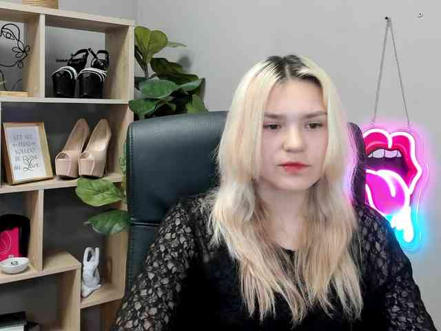 SweetLilyxo webcam