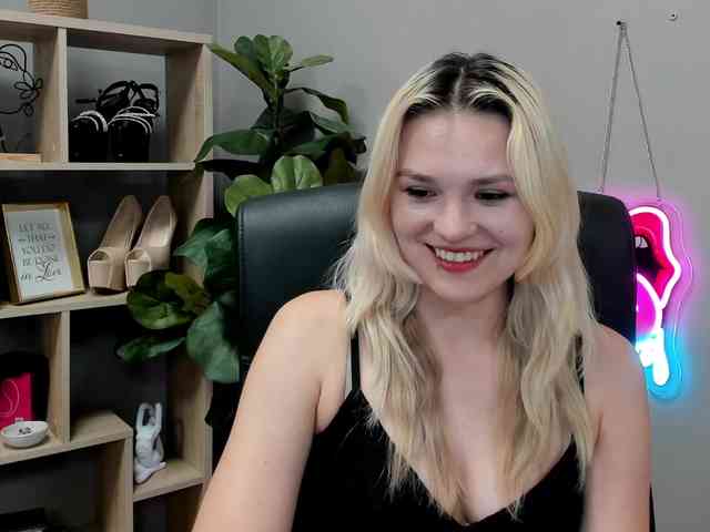 SweetLilyxo webcam