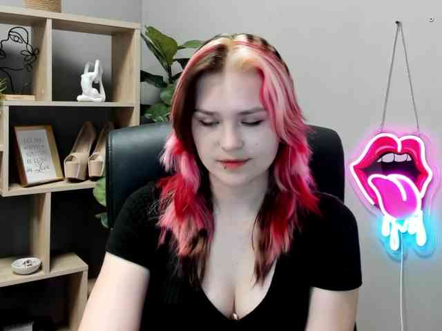 SweetLilyxo webcam