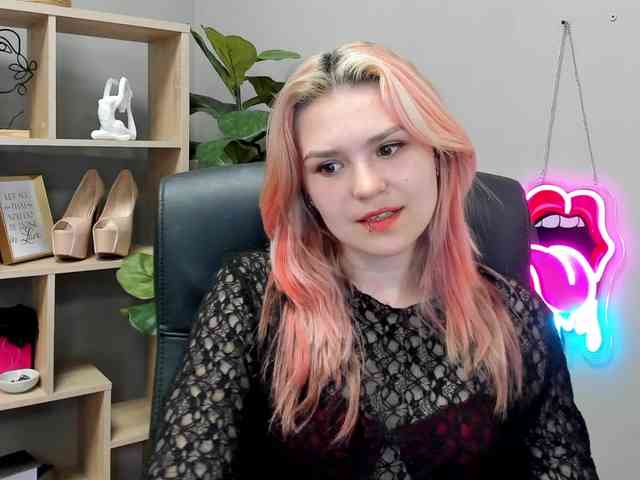 SweetLilyxo webcam