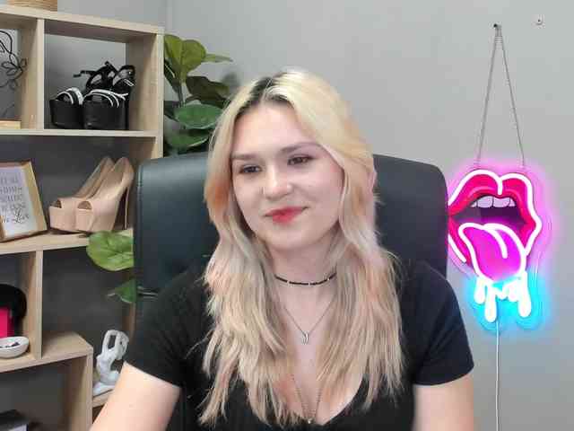 SweetLilyxo webcam