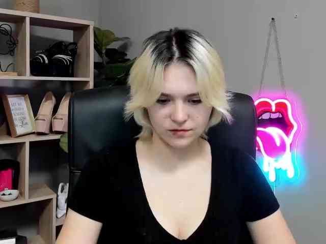 SweetLilyxo webcam