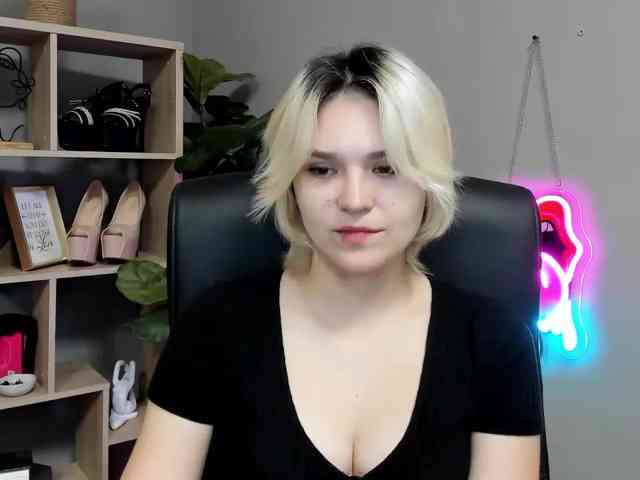 SweetLilyxo webcam