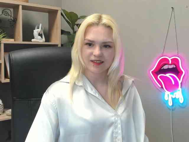 SweetLilyxo webcam