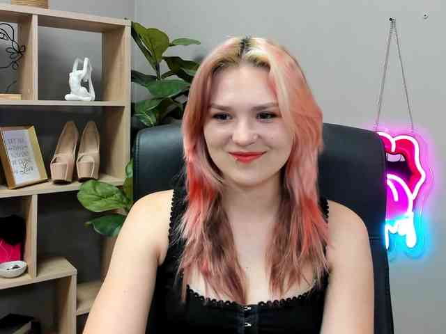 SweetLilyxo webcam