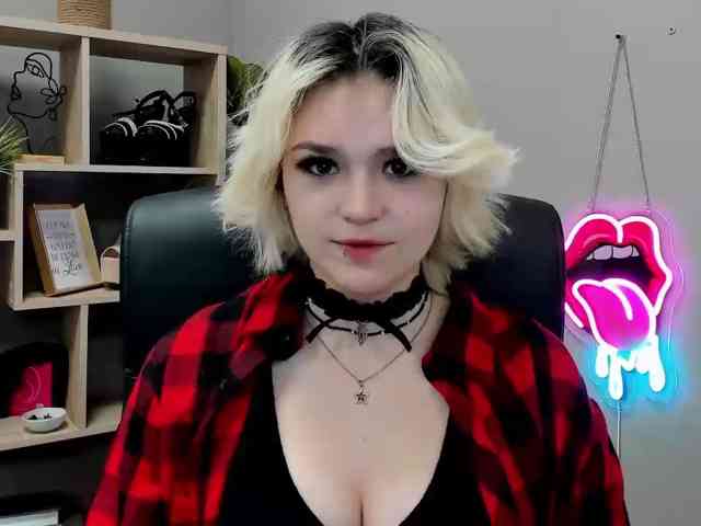 Model: SweetLilyxo