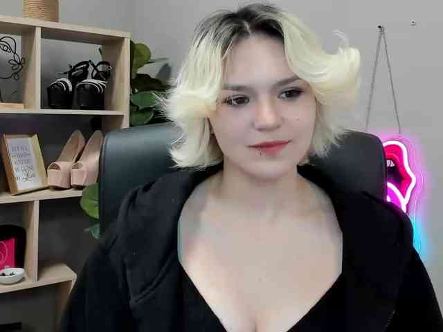 Model: SweetLilyxo