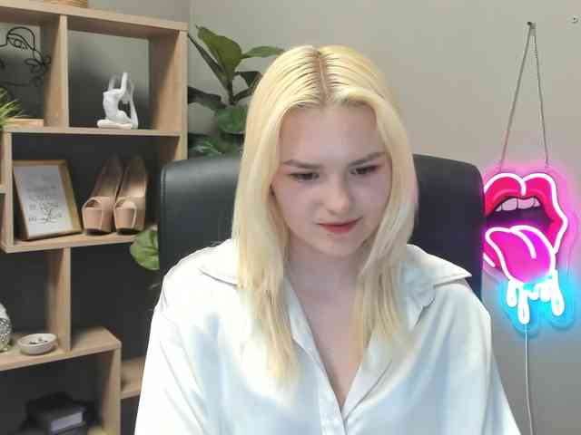 SweetLilyxo webcam
