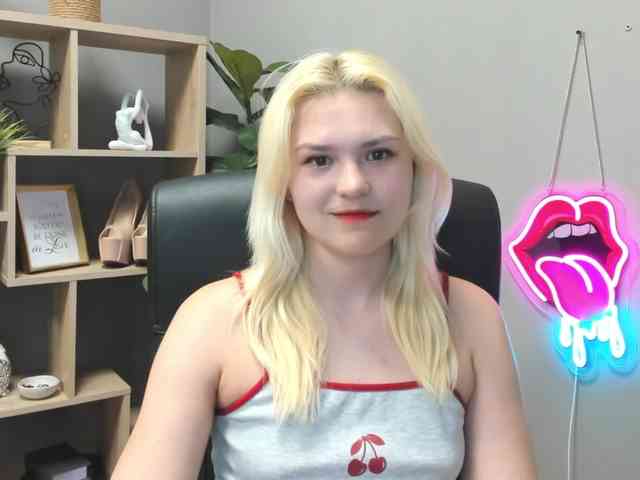 SweetLilyxo webcam