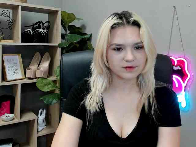 SweetLilyxo webcam