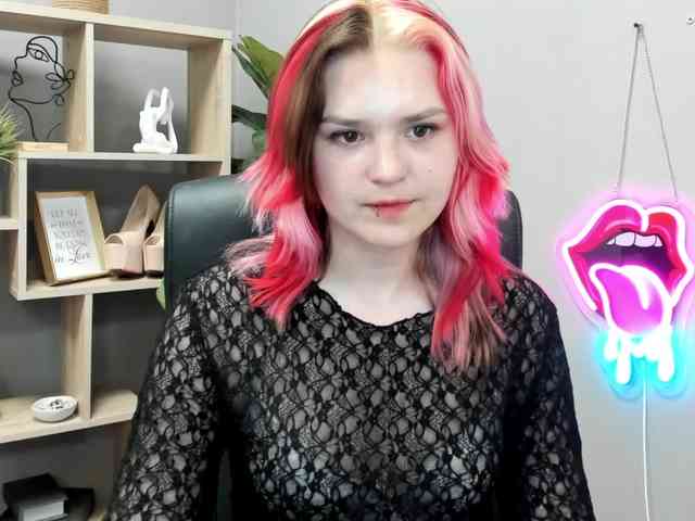 SweetLilyxo webcam