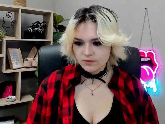 Model: SweetLilyxo