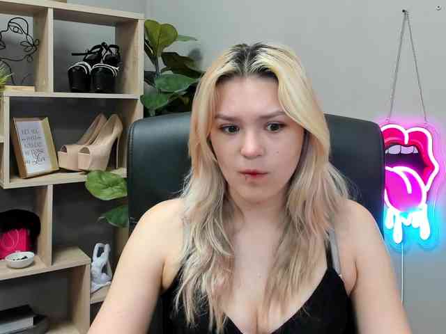 SweetLilyxo webcam