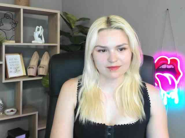 SweetLilyxo webcam