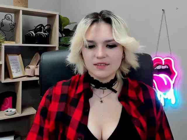Model: SweetLilyxo