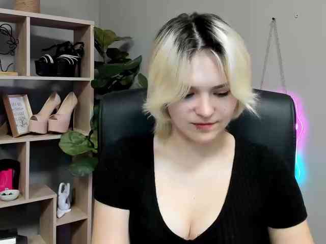 SweetLilyxo webcam