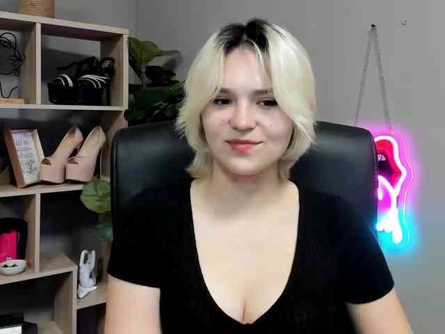 SweetLilyxo webcam