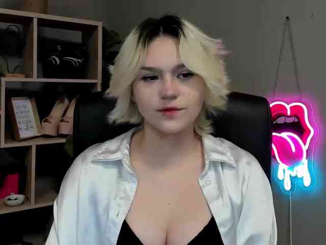 Model: SweetLilyxo