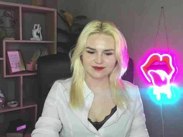 Model: SweetLilyxo