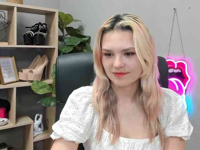 SweetLilyxo webcam