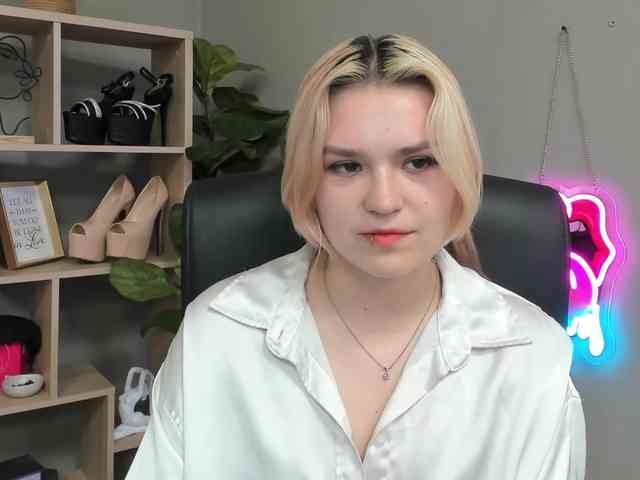SweetLilyxo webcam