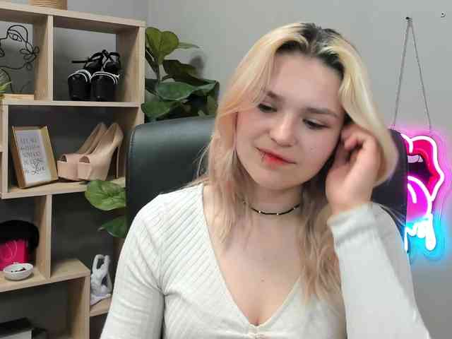 Model: SweetLilyxo