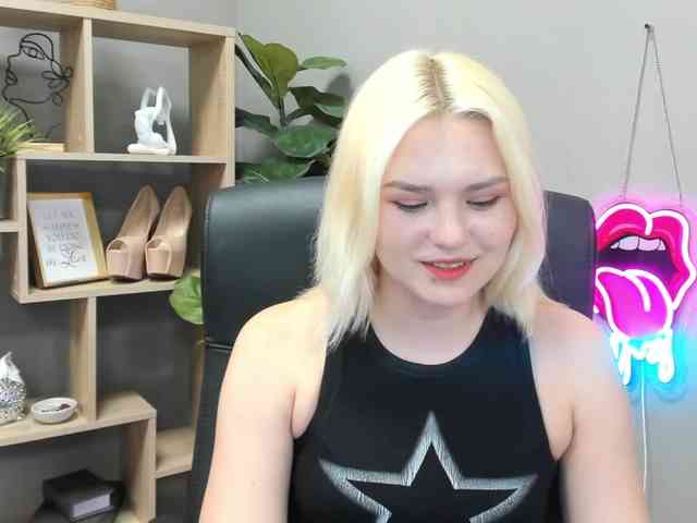 SweetLilyxo webcam