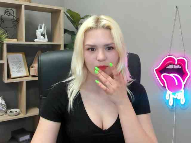SweetLilyxo webcam